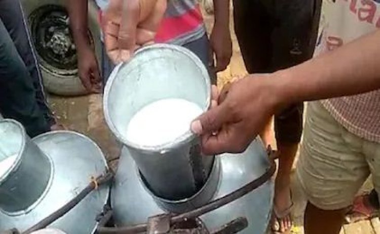 बिहार में बाढ़ ने बढ़ा दी दूध की किल्लत, 20 फीसदी तक घटा उत्पादन