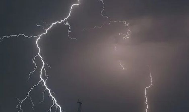 नवादा में भारी बारिश के दौरान वज्रपात का कहर, पति-पत्नी समेत चार लोगों की मौत