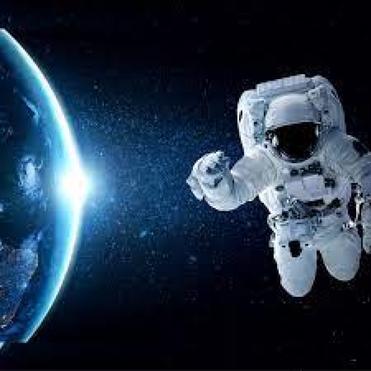 अमेरिकी स्पेस एजेंसी नासा के विरोध के बावजूद टीटो अंतरिक्ष में गए थे.  82 वर्षीय टीटो के साथ उनकी पत्‍नी अकिको भी चांद पर जाएंगी.