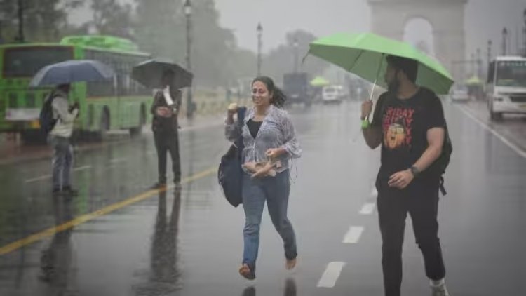 दिल्ली के कई इलाकों में बरसे बदरा, जानें पटना में कैसा रहेगा मौसम