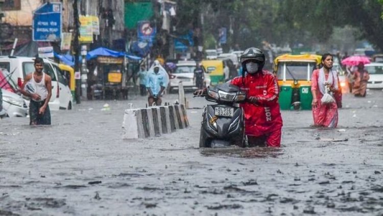 Delhi Weather : देश के इन राज्यों में भारी बारिश का अलर्ट, जानें इस हफ्ते कैसा रहेगा मौसम का हाल
