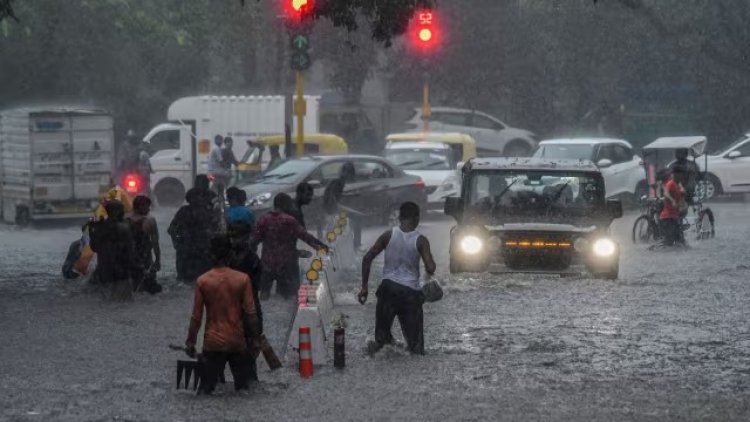 Delhi Weather : दिल्ली में बारिश फिर बढ़ाएगी मुसीबत, क्या है मौसम विभाग की चेतावनी?