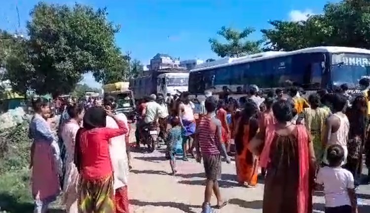 नालंदा में गांव का ट्रांसफार्मर जल जाने से ग्रामीणों का फूटा गुस्सा, सड़क जाम कर जताया विरोध 