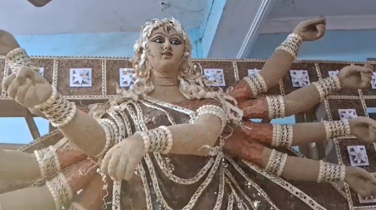 गया में बन रही माता दुर्गा की अनोखी प्रतिमा, इसमें मिट्टी नहीं बल्कि सिर्फ लकड़ी और बुरादे का होता है उपयोग