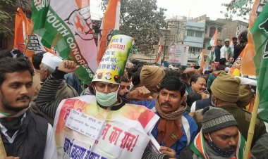 किसान बिल को लेकर पटना में कांग्रेस का राजभवन मार्च । राजापुल पर रोका गया।