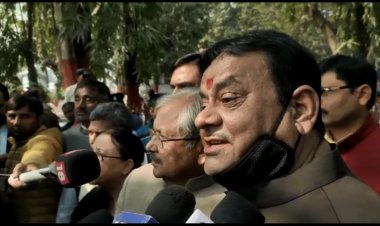 बिहार पुलिस की जांच पर विपक्ष ने अविश्वास जताते हुए रूपेश की हत्याकांड की जांच सीबीआई से कराने की मांग की है।