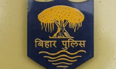 पटना के बिक्रम थानेदार के खिलाफ लोगों ने किया सड़क जाम