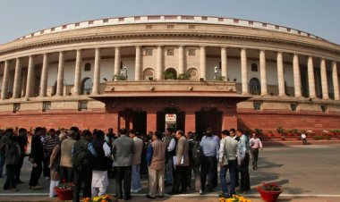 विपक्ष के रवैये को देखते हुए दोनों सदनों की कार्यवाही 2 बजे तक हुई स्थगित