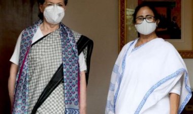 पश्चिम बंगाल की मुख्यमंत्री ममता बनर्जी ने की सोनिया गांधी से मुलाकात