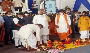 पटना: सीएम ने डबल डेकर फ्लाईओवर के निर्माण कार्य का किया शिलान्यास