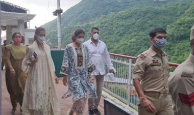 माता वैष्णो देवी के दरबार में पहुंचीं शिल्पा शेट्टी