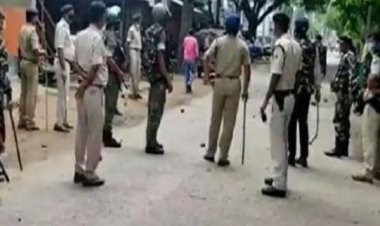 दुर्गा विसर्जन के दौरान भिड़ी पुलिस-पब्लिक