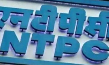 एनटीपीसी में ड्यूटी के दौरान कर्मचारी की मौत, मजदूरों ने कंपनी के गेट पर खड़ी की एंबुलेंस