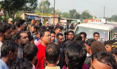 सरायकेला के चौका-कांड्रा मुख्य मार्ग पर ट्रक ने छात्र को कुचला,ग्रामीणों ने घंटो किया सड़क जाम