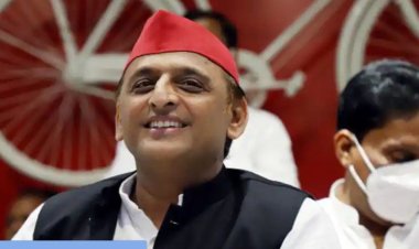 पूर्व मुख्य विकास अधिकारी आए अखिलेश यादव के साथ, सपा में शामिल होते ही प्रदेश कार्यकारिणी में नामित
