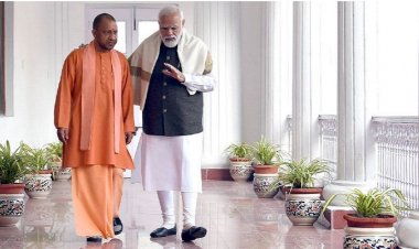 हम निकल पड़े हैं प्रण करके, अपना तन-मन अर्पण करके, जिद है एक सूर्य उगाना है...पंक्तियों संग योगी आदित्यनाथ ने शेयर की तस्वीर