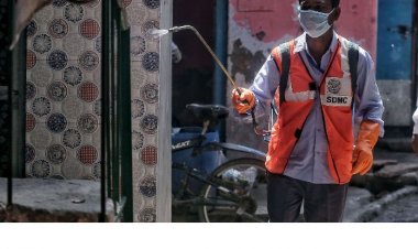 दिल्‍ली के आर के पुरम में जहरीली गैस फैलने से दहशत, 12 लोग अस्पताल में भर्ती