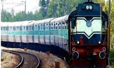 चक्रवाती तूफान के चलते भारतीय रेलवे ने रद की 95 ट्रेनें