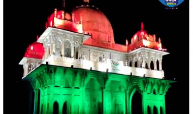 आजादी के बाद पहली बार तिरंगे की रंग में सजा मनेर शरीफ दरगाह