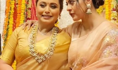 सोशल मीडिया पर कई फोटो और वीडियोज वायरल हो रहे,  बॉलीवुड सेलेब्स काजोल समेत तमाम स्टार्स इन दिनों मां दूर्गा के रंग में रंगे हुए हैं,...