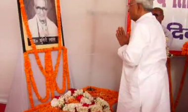 स्व0 मुंगेरीलाल की पुण्यतिथि के अवसर पर राज्यपाल समेत मुख्यमंत्री ने माल्यार्पण कर श्रद्धांजलि अर्पित की 