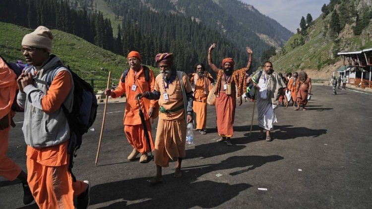 Amarnath Yatra 2023: भोले के जयकारों के बीच अमरनाथ यात्रियों का पहला जत्था रवाना