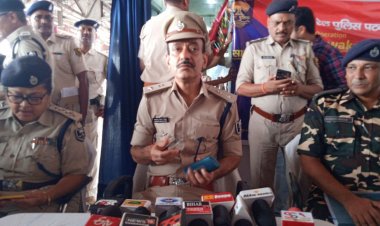 पटना जंक्शन पर रेल पुलिस के द्वारा Operation cy-Awake के तहत लोगो को किया गया जागरूक 