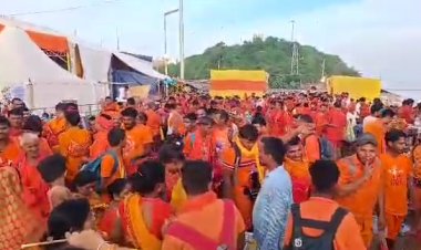 सावन की तीसरे सोमवार के अवसर पर मंदिरों में शिव भक्तों का दिखा जनसैलाब 