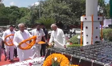 मुख्यमंत्री नीतीश कुमार ने कारगिल के शहीदों को श्रद्धांजलि और पुष्प चक्र अर्पित किये