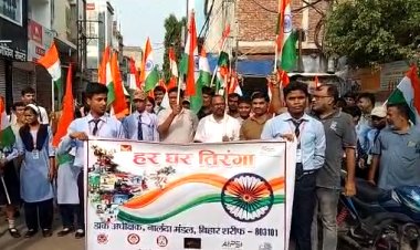 बिहारशरीफ में डाक विभाग के परिवार सहित स्कूली बच्चों ने निकाली प्रभात फेरी
