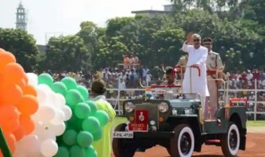 Independence Day: 17वीं बार गांधी मैदान से सीएम नीतीश ने फहराया तिरंगा