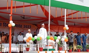 नवादा में 77वा स्वतंत्रता दिवस के मौके पर मंत्री समीर सेठ ने किया झंडोत्तोलन 