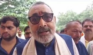 सनातन धर्म पर विवादस्पद बयान देने के विरोध में गिरिराज सिंह ने CM Nitish पर बोला हमला 
