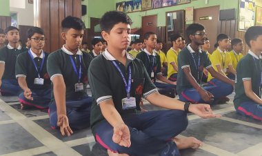  LMC हाई स्कूल में योग दिवस पर बच्चो ने सीखे योग के फायदे 