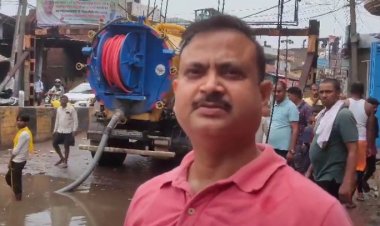 जहानाबाद में जलजमाव के कारण वाहनों का आवागमन हुआ बाधित,पानी निकालने में जुटा नगर परिषद