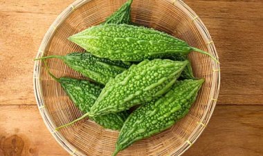 Bitter Gourd Benefits And Side Effects: फायदेमंद होने के साथ करेला है नुकसानदायक भी, जानें कैसे