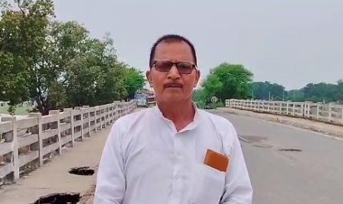 छपरा के मांझी प्रखंड नदी पर बना पूल हुआ जर्जर, स्थानीय लोगो ने जताई अनहोनी की आशंका  