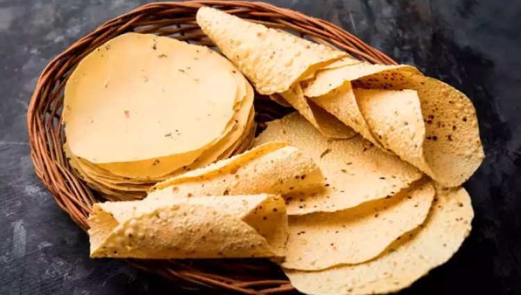 Papad Benefits: खाने का स्वाद बढ़ाने के साथ उसे पचाने में भी मददगार हैं पापड़, ऐसे खाने से मिलेगा ज्यादा फायदा