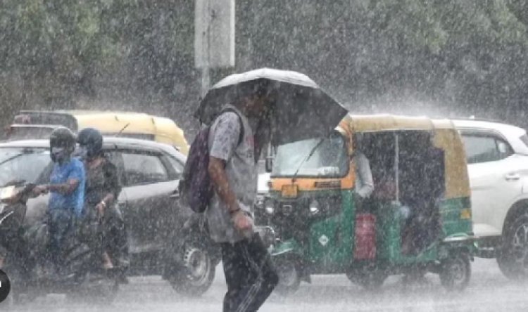 Delhi Rain: इन 6 राज्यों में भारी बारिश का अ/लर्ट, अगले 24 घंटे में मच सकती है त/बाही