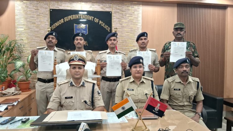 बहादुरी को मिला सम्मान, 5 पुलिस के जवान को एसएसपी ने किया सम्मानित