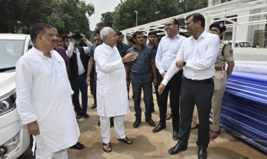 CM Nitish Kumar ने पटना के नये समाहरणालय भवन परिसर के निर्माण कार्य का किया निरीक्षण, कार्य में तेजी का दिया निर्देश