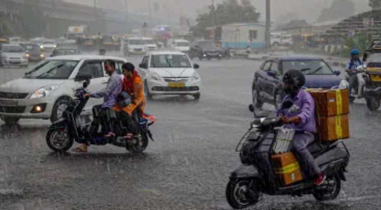 Delhi IMD Rain : दिल्ली-एनसीआर में छाए रहेंगे काले बादल, जानिए इन राज्यों में कैसा रहेगा मौसम