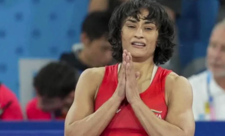 Vinesh Phogat Retirement: ओलंपिक वि/वाद के बाद विनेश फोगाट ने रेसलिंग से लिया संन्यास, लिखा- 'मां कुश्ती जीत गई, मैं हार गई