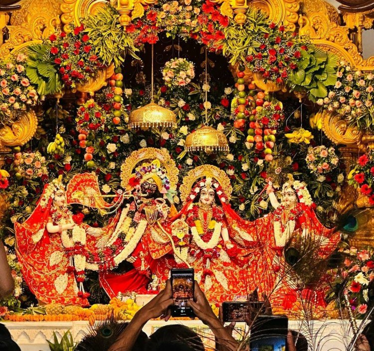 Janmastami :पटना के इस्कॉन मंदिर, समेत अन्य मंदिरों में जन्माष्टमी को लेकर रंग-बिरंगी लाइटों से की गई भव्य सजावट