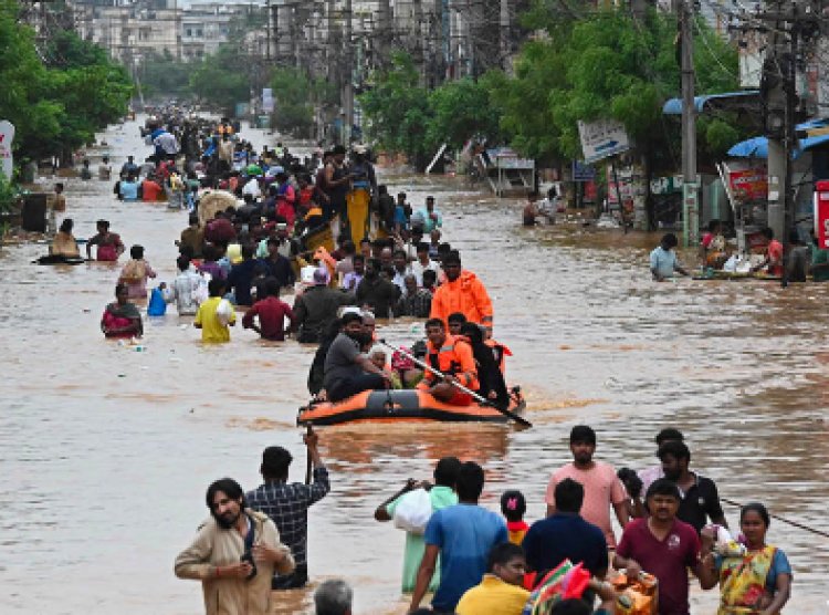 Weather Update: इन प्रदेशों में आज जमकर होगी बारिश, आंध्र प्रदेश में बाढ़ से छह लाख लोग प्र/भावित