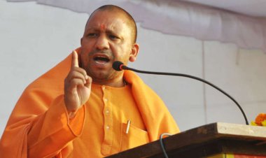 यूपी में बाढ़ संकट: सीएम योगी के आदेश पर राहत कार्य तेज, वाराणसी समेत 17 जिले प्रभावित, 25,000 से अधिक लोग सुरक्षित स्थानों पर शिफ्ट
