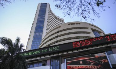 अमेरिका के 25% टैरिफ के झटके से टूटा शेयर बाजार: सेंसेक्स 800 और निफ्टी 200 अंक लुढ़का, निवेशकों को ₹3 लाख करोड़ का नुकसान