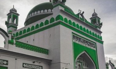 UP News: संभल की शाही जामा मस्जिद में पूजा करने पहुंचे 3 युवक, पुलिस ने हिरासत में लिया