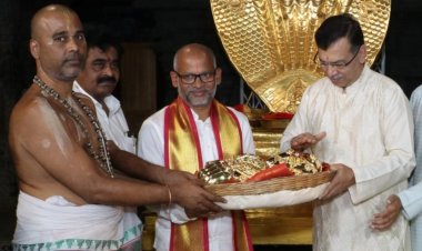 तिरुपति बालाजी मंदिर पहुंचे संजीव गोयनका, चढ़ाया करोड़ों का सोना; मांगी मन्नत