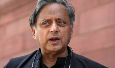 शशि थरूर ने कांग्रेस को दी नसीहत: इंदिरा गांधी की इमरजेंसी याद कर कहा- आज का भारत 1975 नहीं है